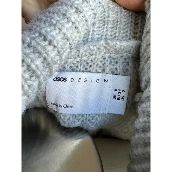 Asos gray ribbed chunky roll neck oversized sweater, size 2 - Picture 7 of 8